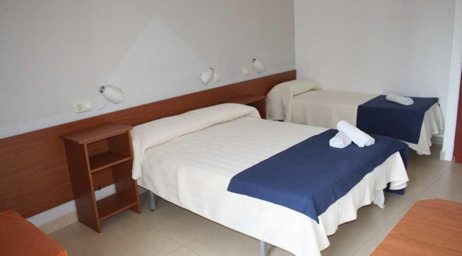 Residencia Sant Jordi Llanca Hostel Bagian luar foto